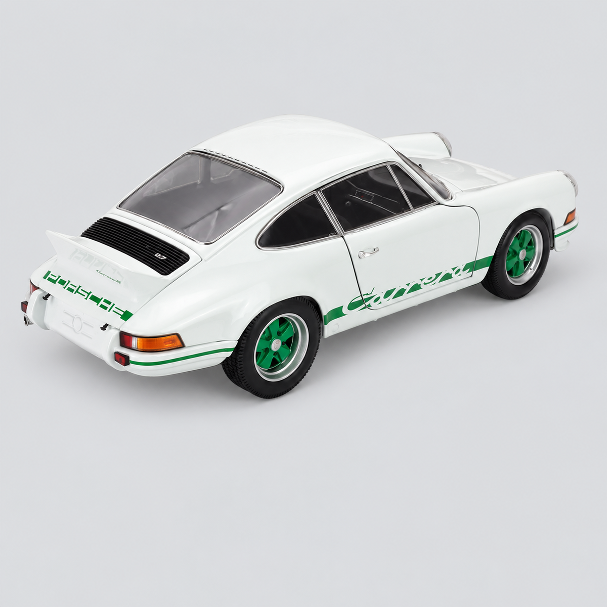 1972 Porsche 911 2.7 Carrera RS Coupé - White / Green — Rear view