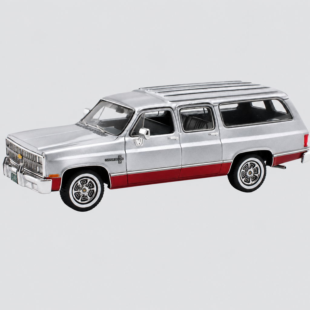 Chevrolet Suburban Prateado / Vermelho 1981 — Capa ModelKit