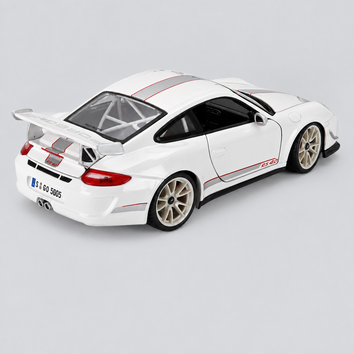 Porsche 911 (997-2) GT3 RS 4.0 Coupé Branco/Prateado 2012 — Vista traseira