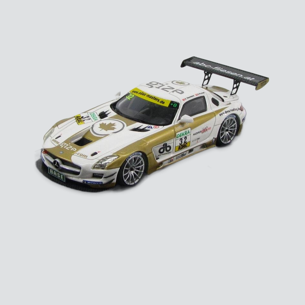1/43 SCHUCO - MERCEDES BENZ - SLS COUPE 6.3 AMG GT3 (C197) N 32 ADAC MASTERS GT 2012 D.BAUMANN - H.PROCZYK