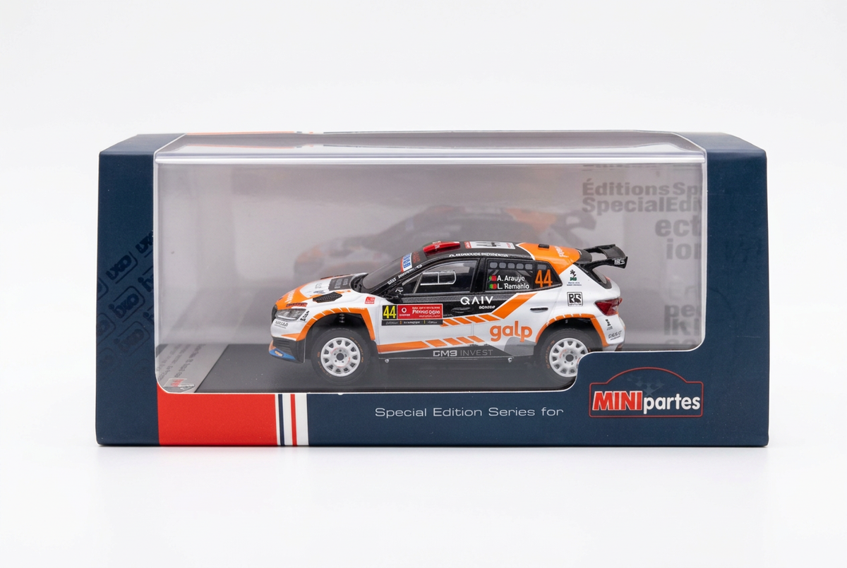 Miniatura Minipartes na embalagem com fundo branco profissional