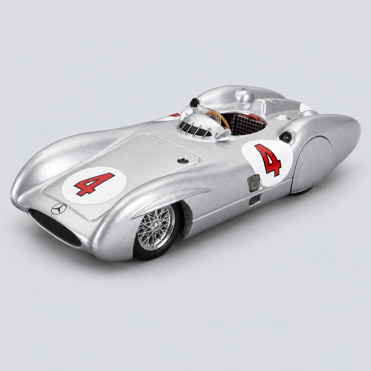 1/43 BRUMM - MERCEDES BENZ - F1 W196C N 4 PROVE AVUS 1954 KARL KLING — vista frontal