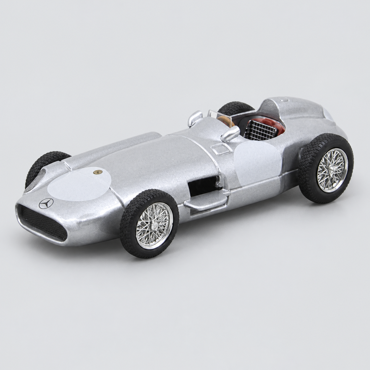 1/43 BRUMM - MERCEDES BENZ - F1 W196 CELEBRATION 1955 - UNTERTURKHEIM STUTTGART - — vista frontal