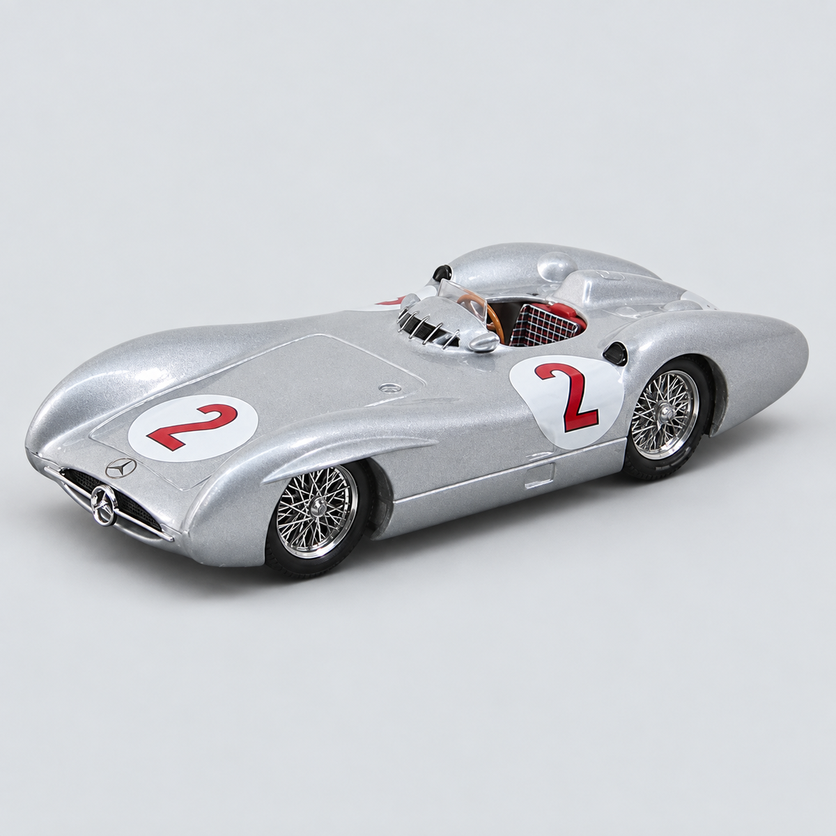1/43 BRUMM - MERCEDES BENZ - F1 W196C GP GB N 2 1954 KARL KLING — vista frontal