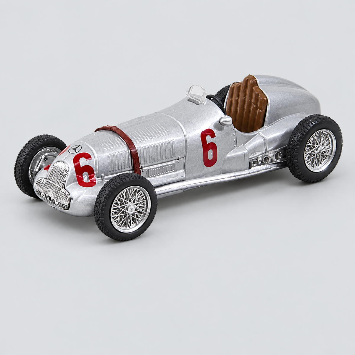 1/43 BRUMM - MERCEDES BENZ - F1 W125 N 6 1937 — vista frontal