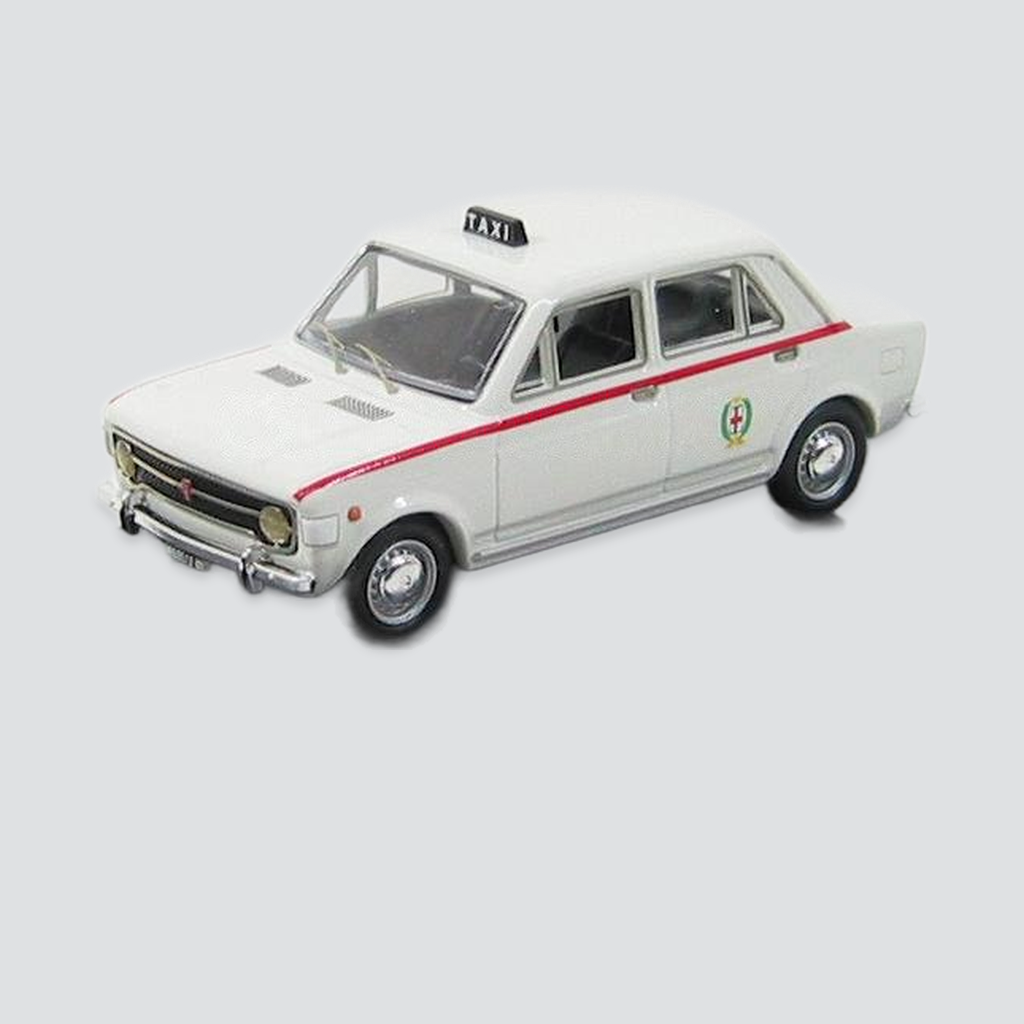 1/43 RIO-MODELS - FIAT - 128 4-DOOR TAXI MILANO 1972 — vista frontal