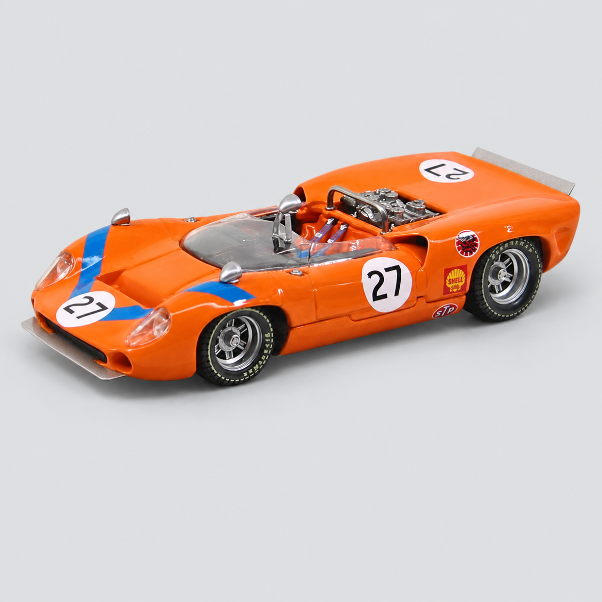 1/43 BEST-MODEL - LOLA - T70 SPIDER N 27 FUJI 1968 T.SAKAI — vista frontal