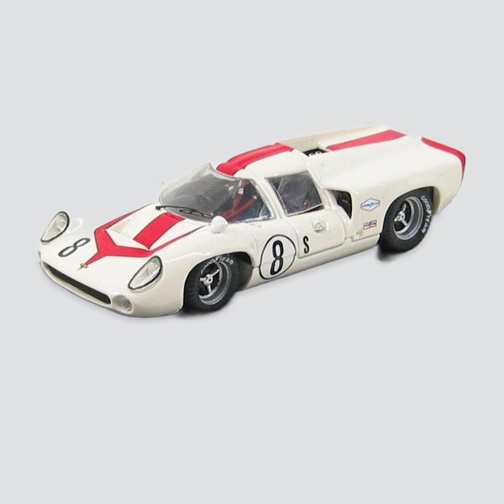 1/43 BEST-MODEL - LOLA - T70 COUPE N 8 SEBRING 1968 L.MOTSCHENBACHER — vista frontal
