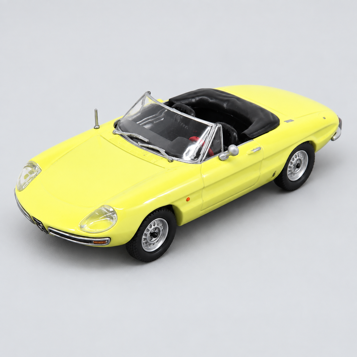 Alfa Romeo Duetto 1600 Spider Yellow 1966