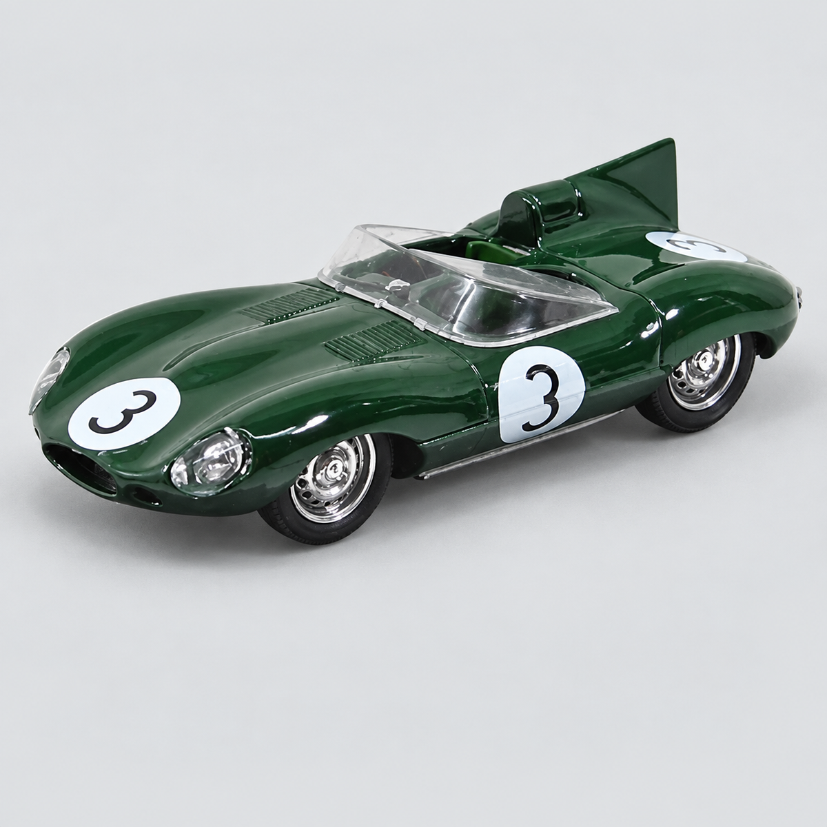 1/43 BRUMM - JAGUAR - D TYPE LE MANS N 3 1956 JACK FAIRMAN — vista frontal