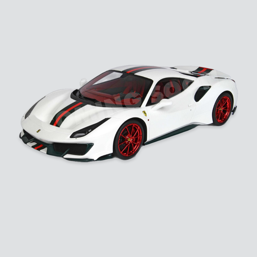 (494,95€-10%) Pré-encomenda Sinal 50€ -  Ferrari 488 Pista  White Metallic With Green / Red Stripe